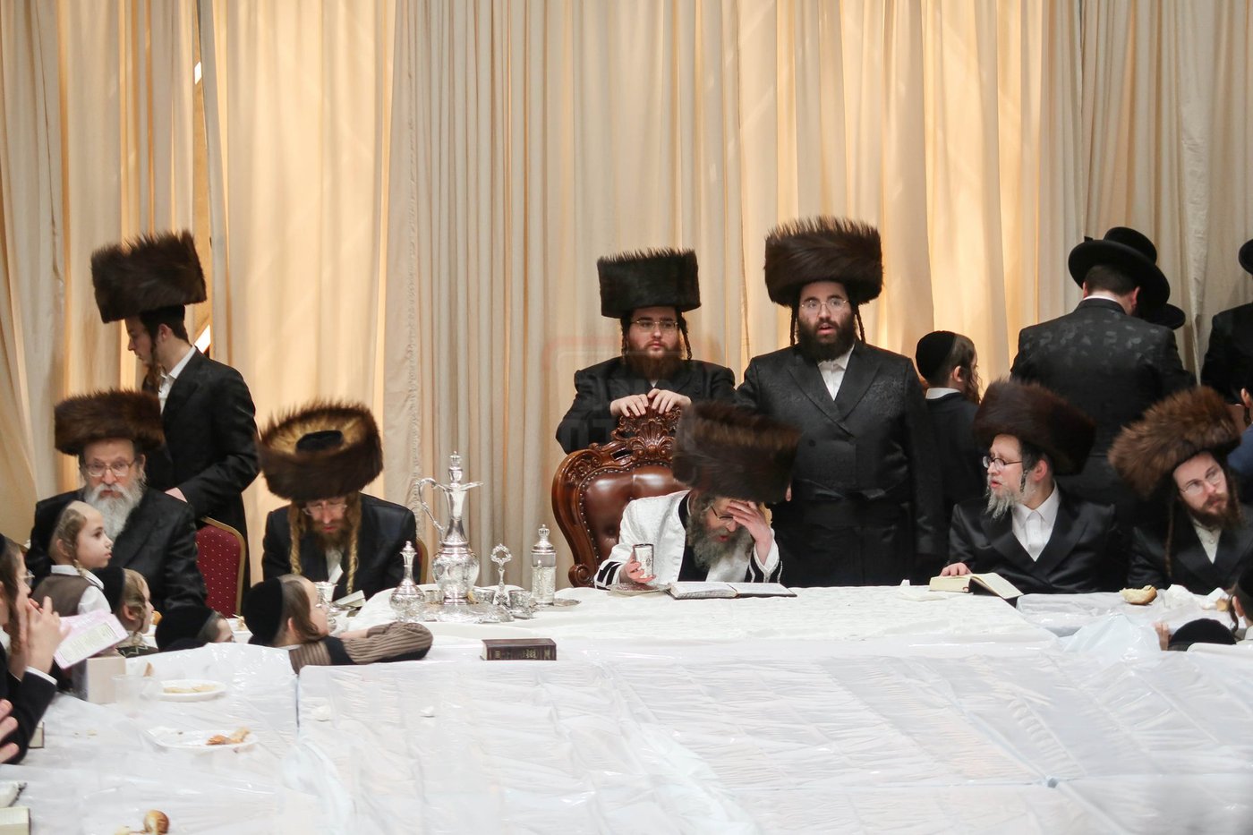 האדמו"ר מקרעטשניף סיגעט בביקור בלונדון