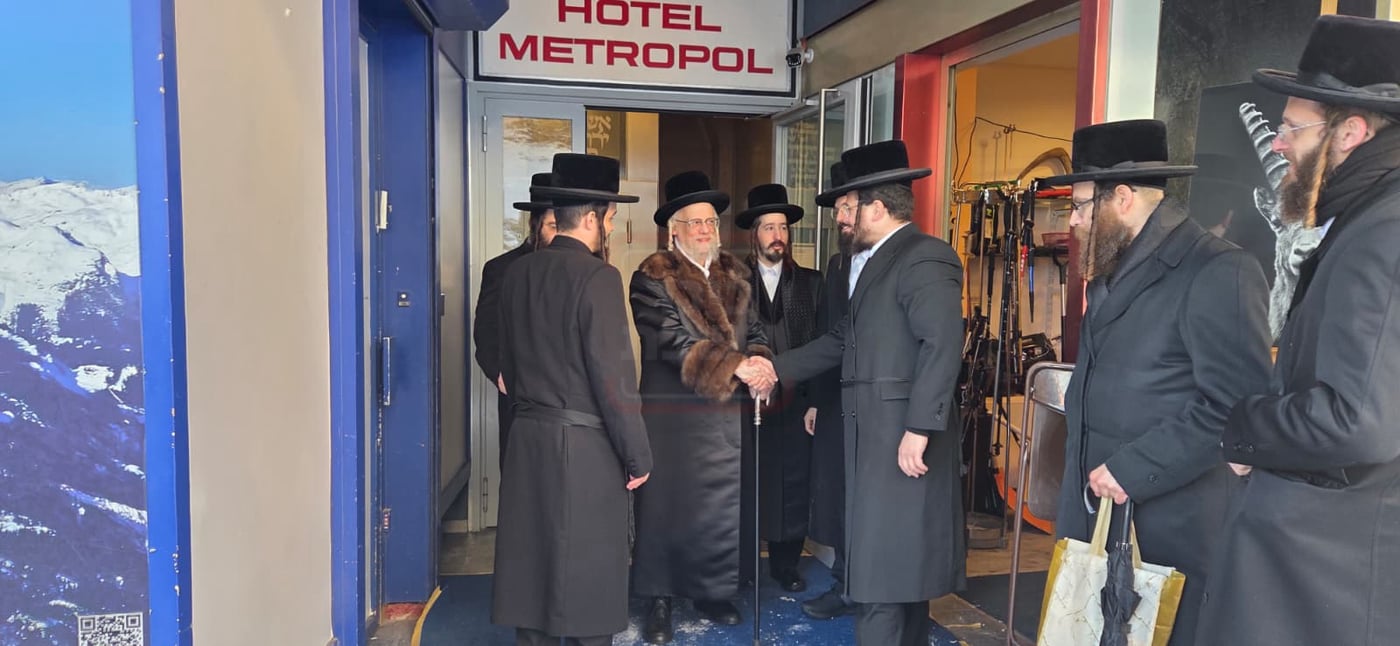 האדמו"ר מסערט ויז'ניץ בנאות דשא בשווייץ