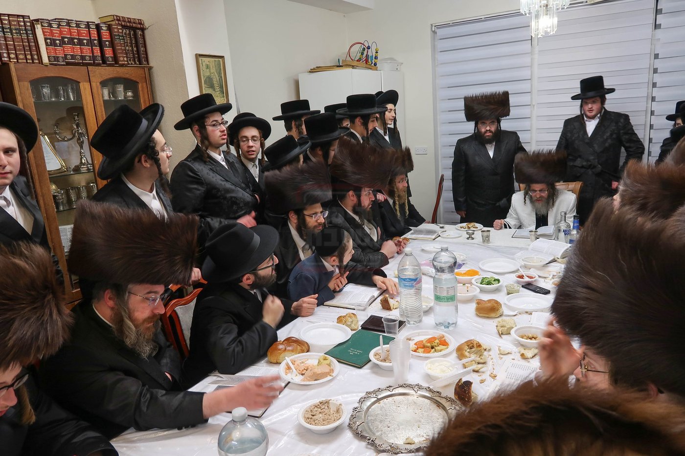 האדמו"ר מקרעטשניף סיגעט בביקור בלונדון