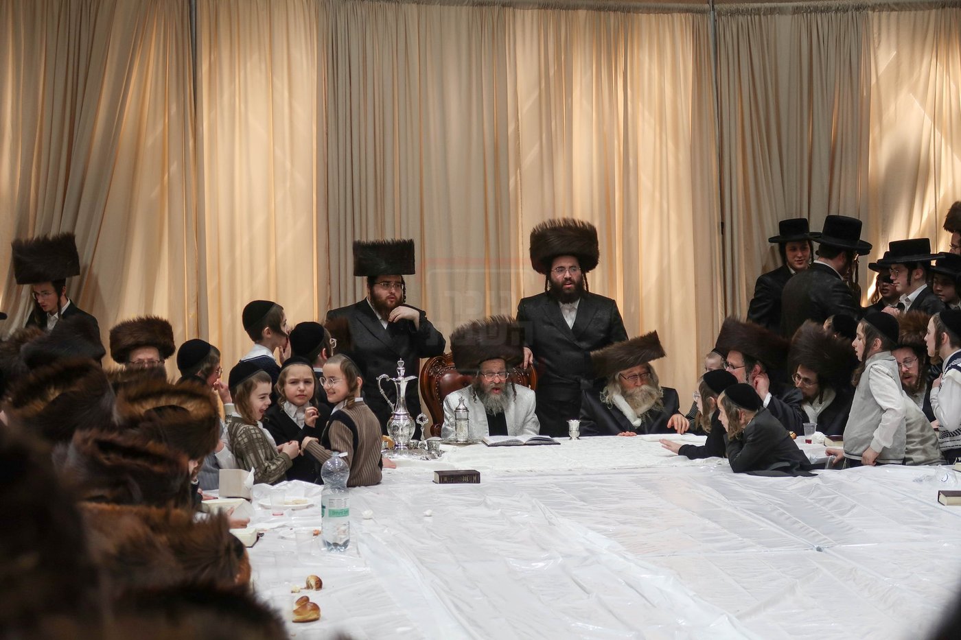 האדמו"ר מקרעטשניף סיגעט בביקור בלונדון