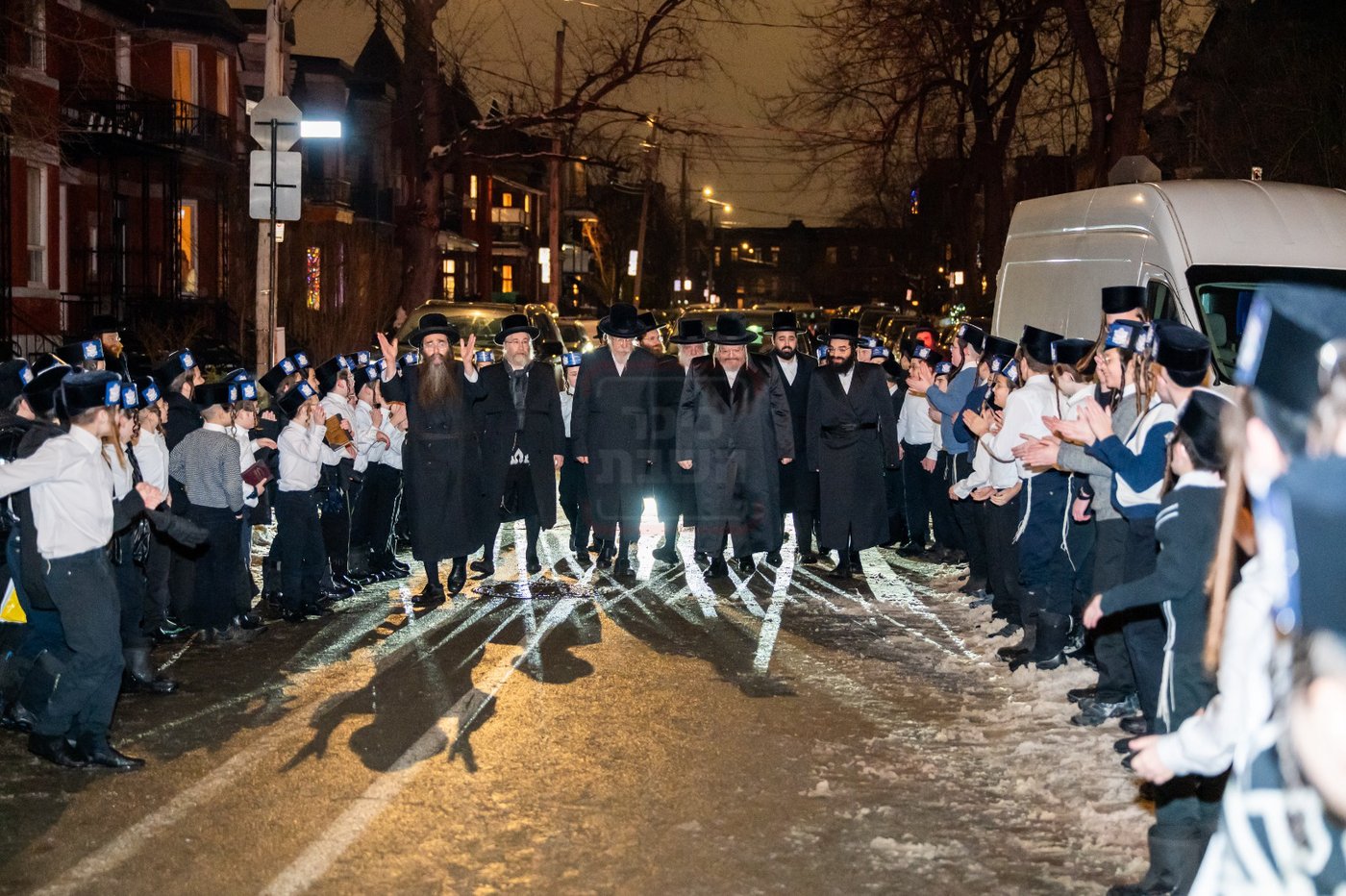 הרה"צ רבי אהרן מרדכי רוקח בביקור במומטריאול