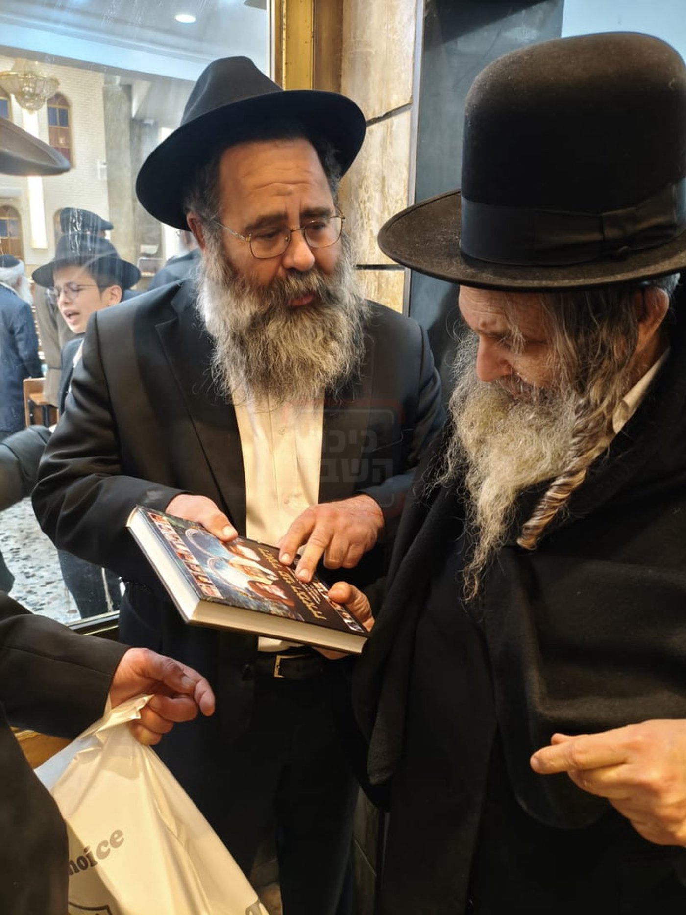 הגר"ש ארוש בביקור בכפר חב"ד