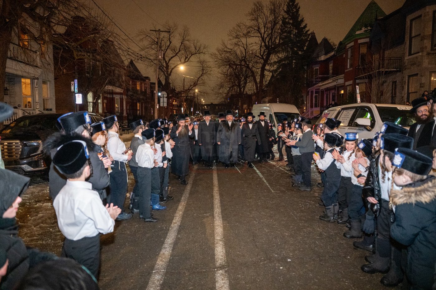 הרה"צ רבי אהרן מרדכי רוקח בביקור במומטריאול