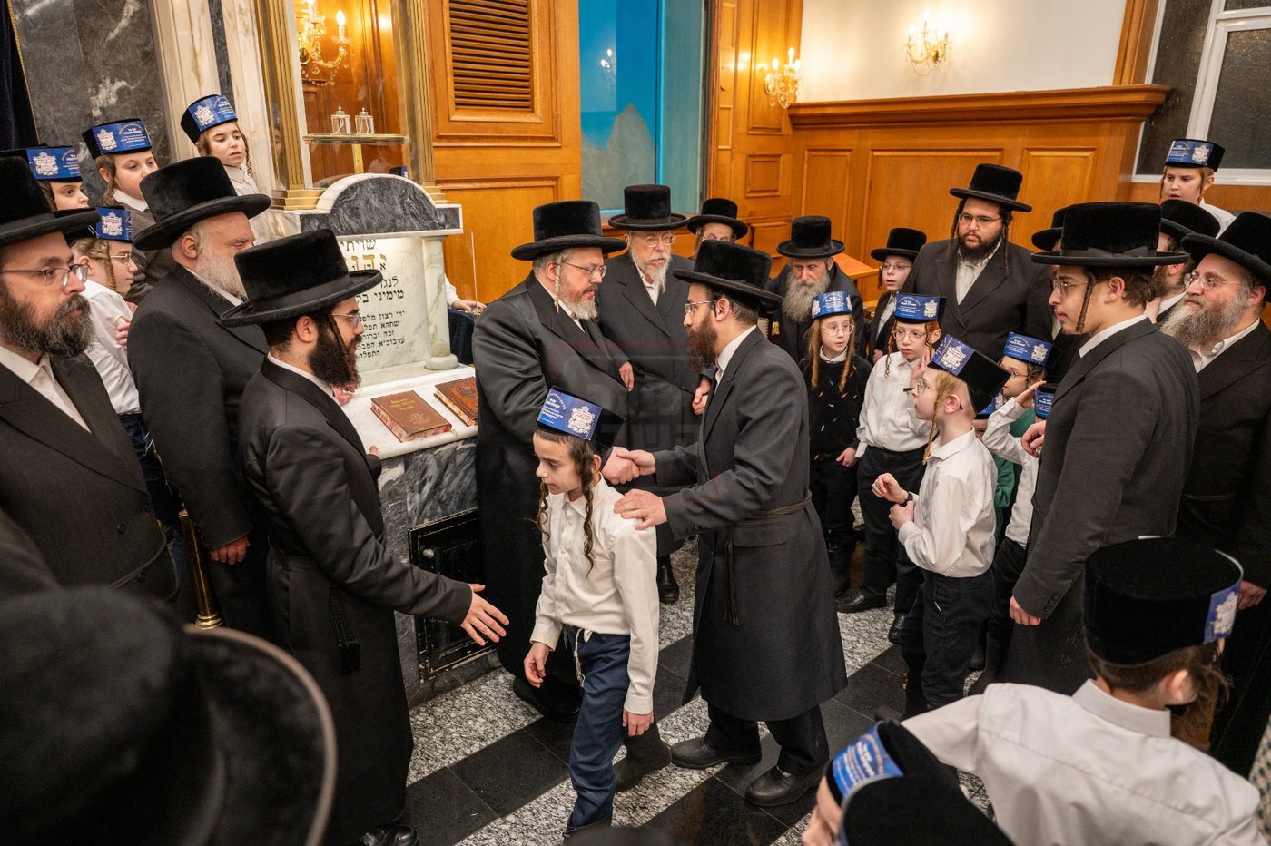 הרה"צ רבי אהרן מרדכי רוקח בביקור במומטריאול