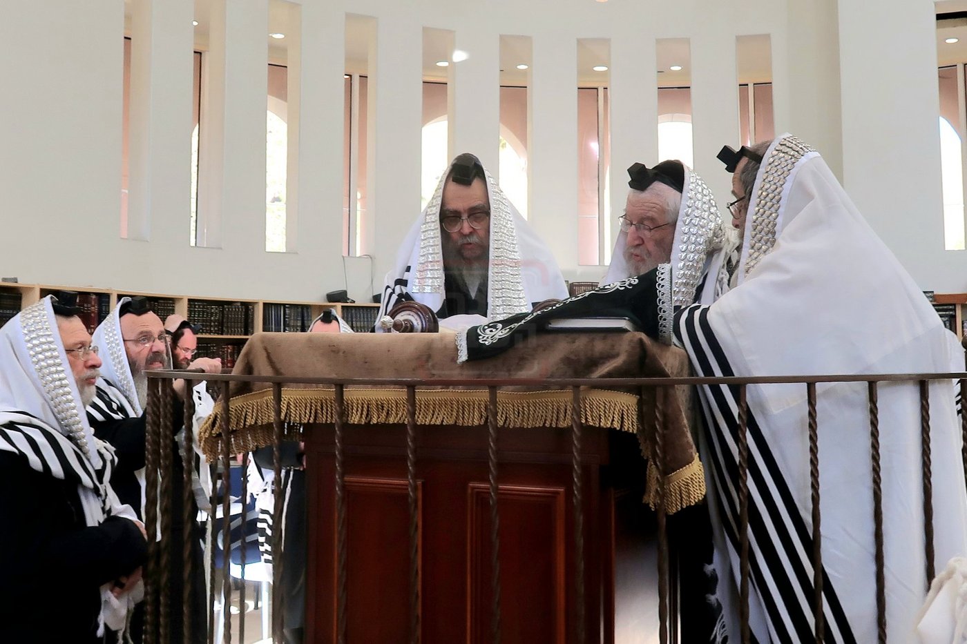 האדמו"ר מסאטמר במנוחה בפאלם ספרינגס 