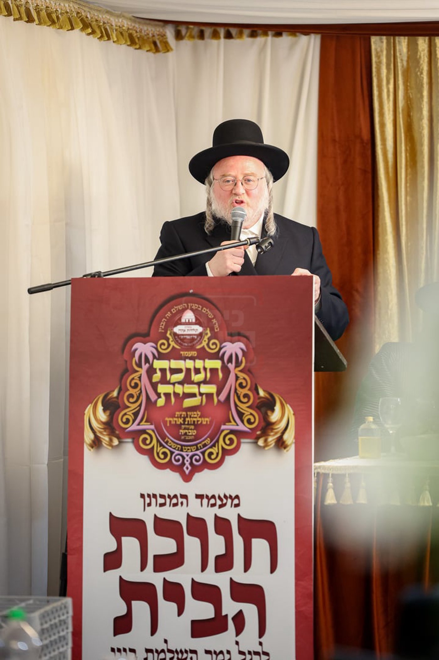 קביעת מזוזות לתלמוד תורה תולדות אהרן בטבריה