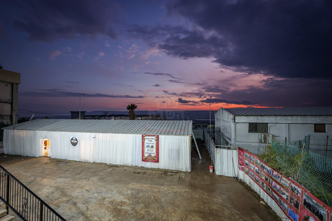 קביעת מזוזות לתלמוד תורה תולדות אהרן בטבריה