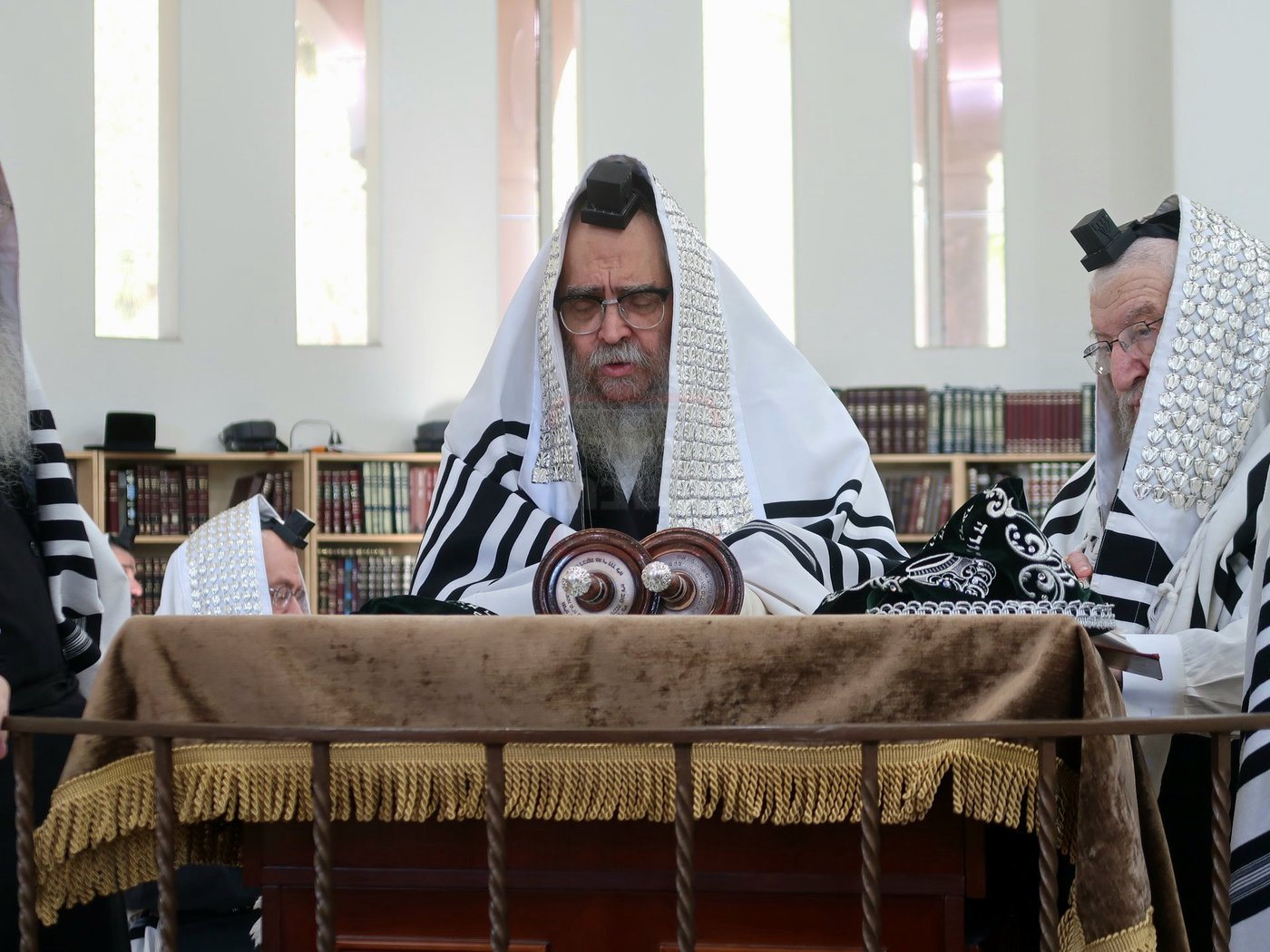 האדמו"ר מסאטמר במנוחה בפאלם ספרינגס 