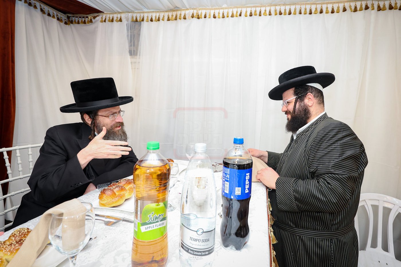 קביעת מזוזות לתלמוד תורה תולדות אהרן בטבריה