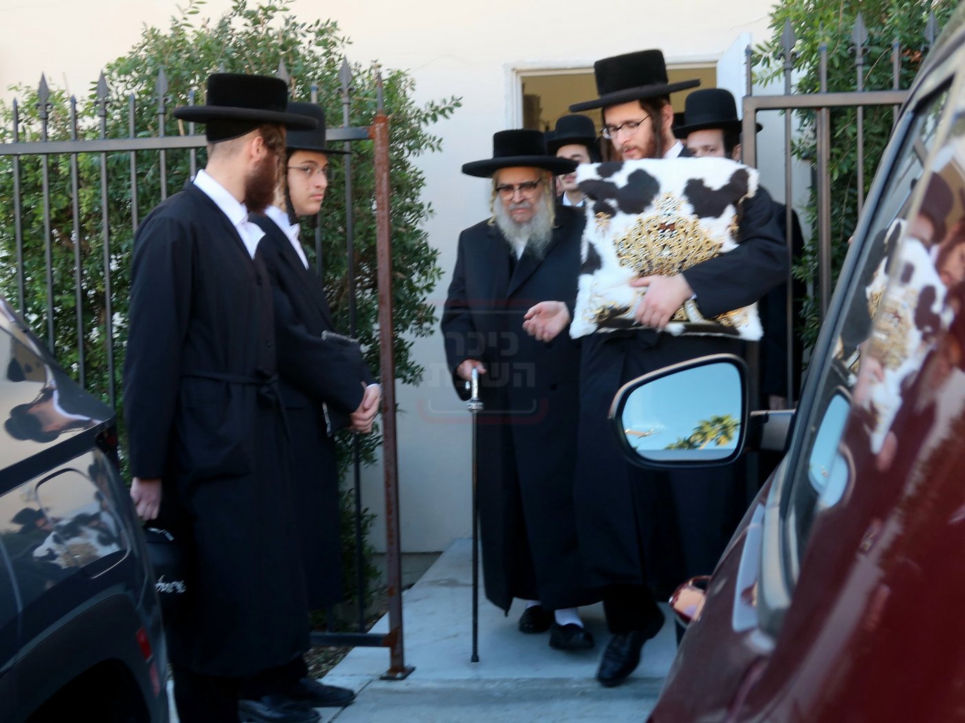 האדמו"ר מסאטמר במנוחה בפאלם ספרינגס 