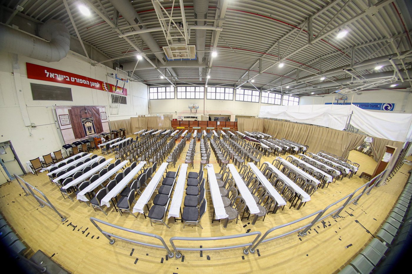 שבת אופריף בחצה"ק זוועהיל