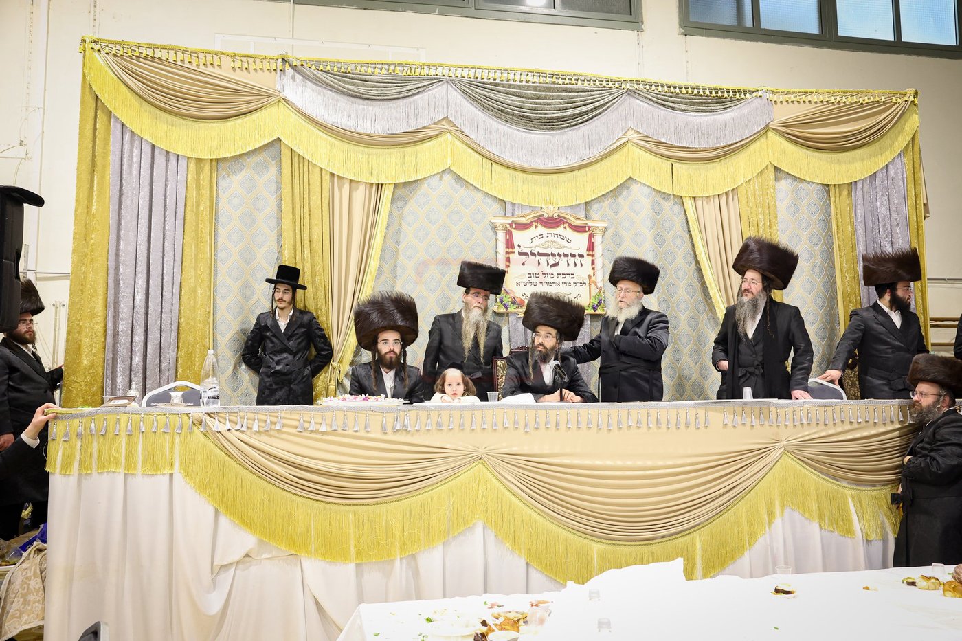 שבת אופריף בחצה"ק זוועהיל