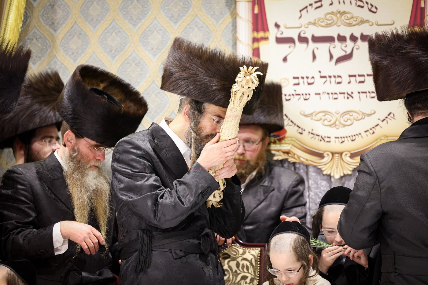 שבת אופריף בחצה"ק זוועהיל