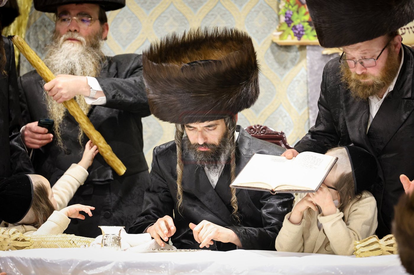 שבת אופריף בחצה"ק זוועהיל