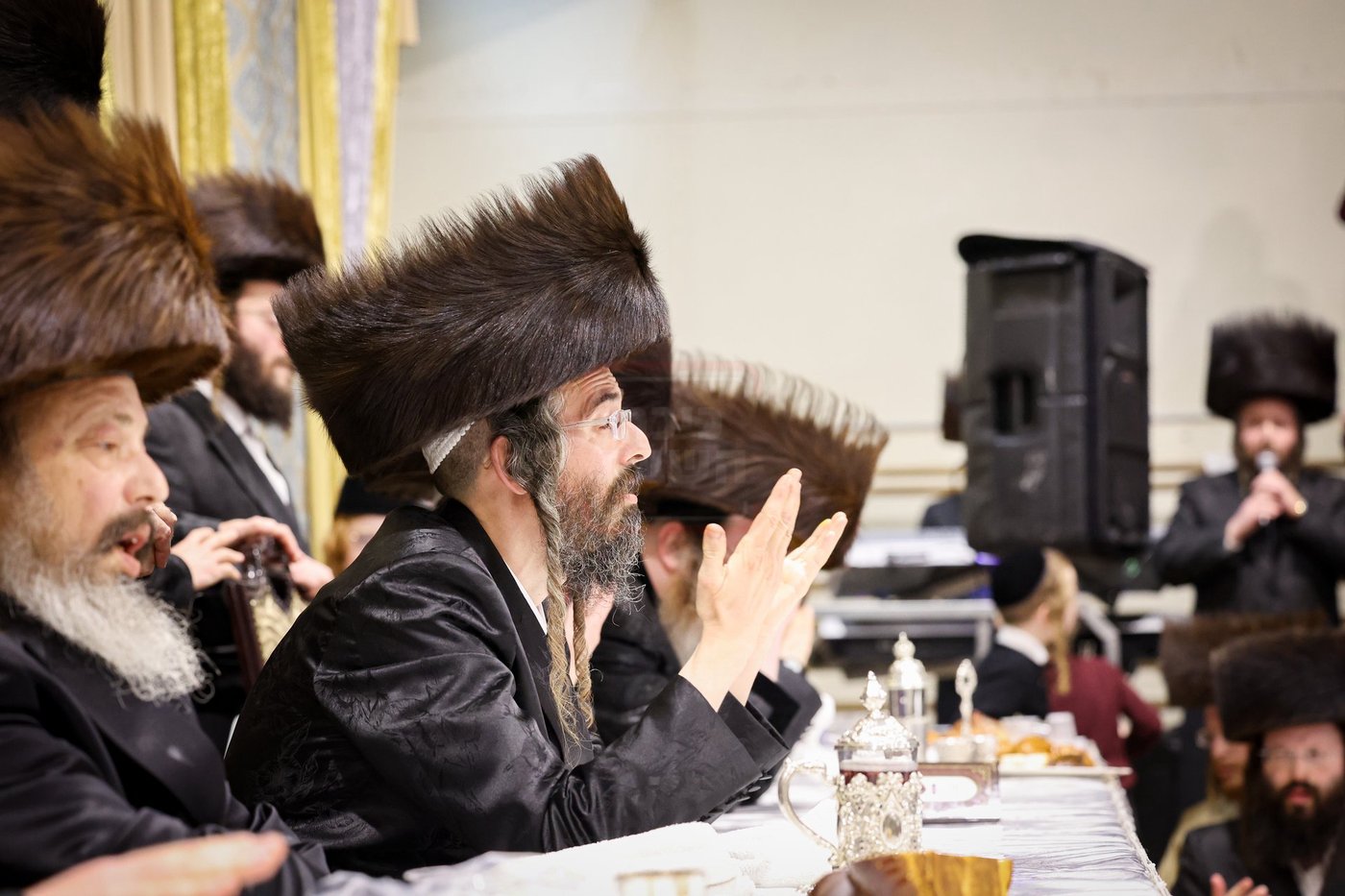 שבת אופריף בחצה"ק זוועהיל