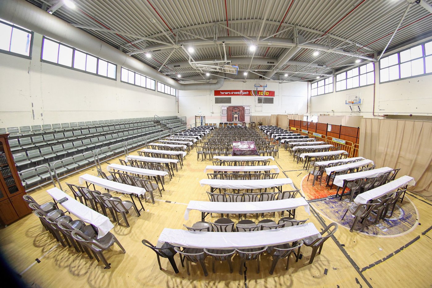 שבת אופריף בחצה"ק זוועהיל