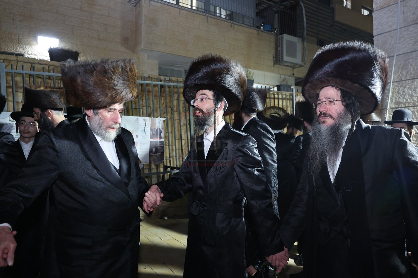 שבת אופריף בחצה"ק זוועהיל