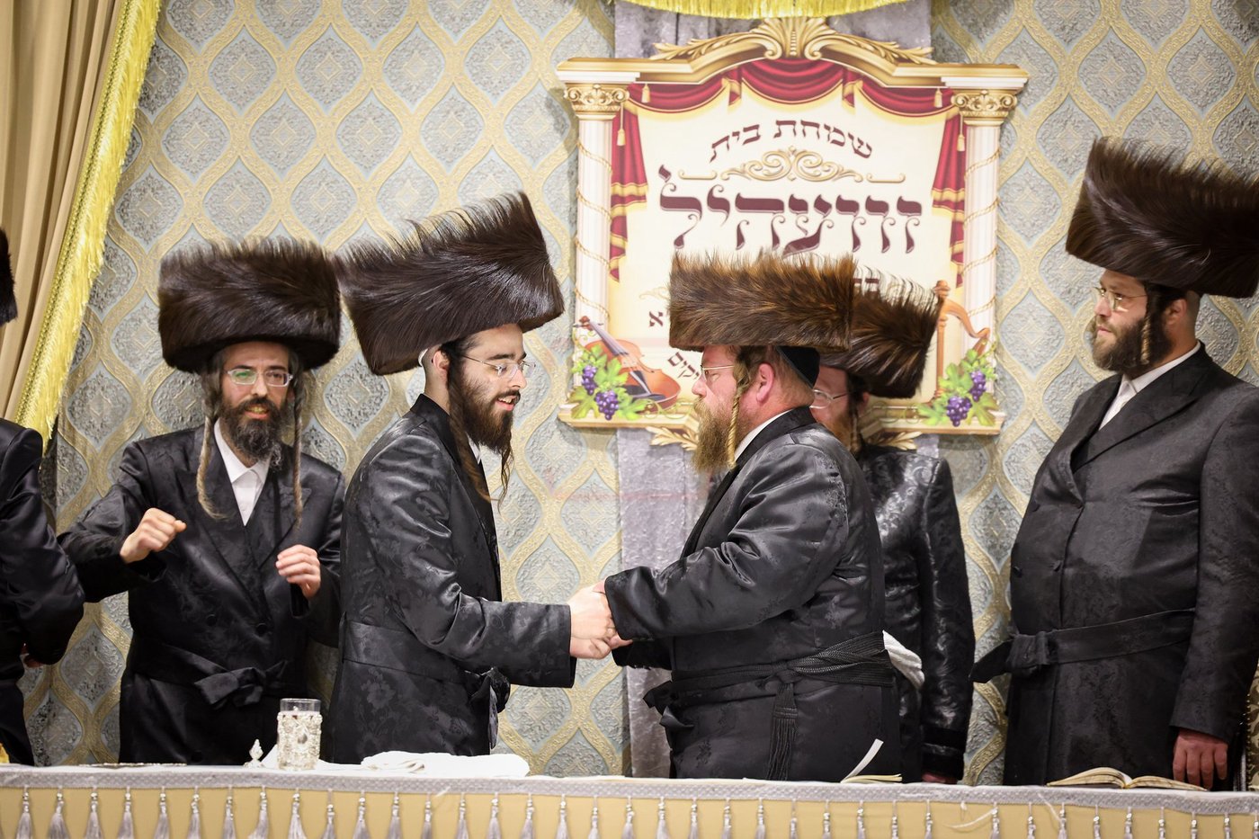 שבת אופריף בחצה"ק זוועהיל