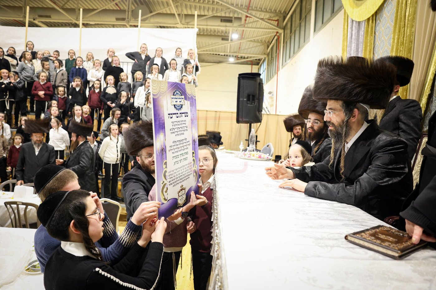 שבת אופריף בחצה"ק זוועהיל