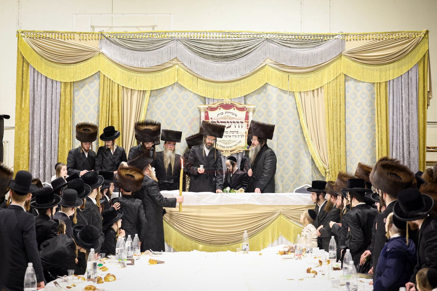 שבת אופריף בחצה"ק זוועהיל