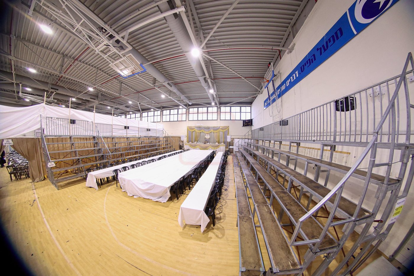 שבת אופריף בחצה"ק זוועהיל