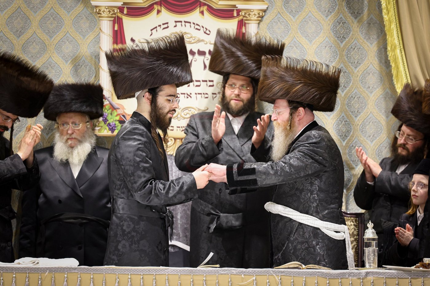 שבת אופריף בחצה"ק זוועהיל