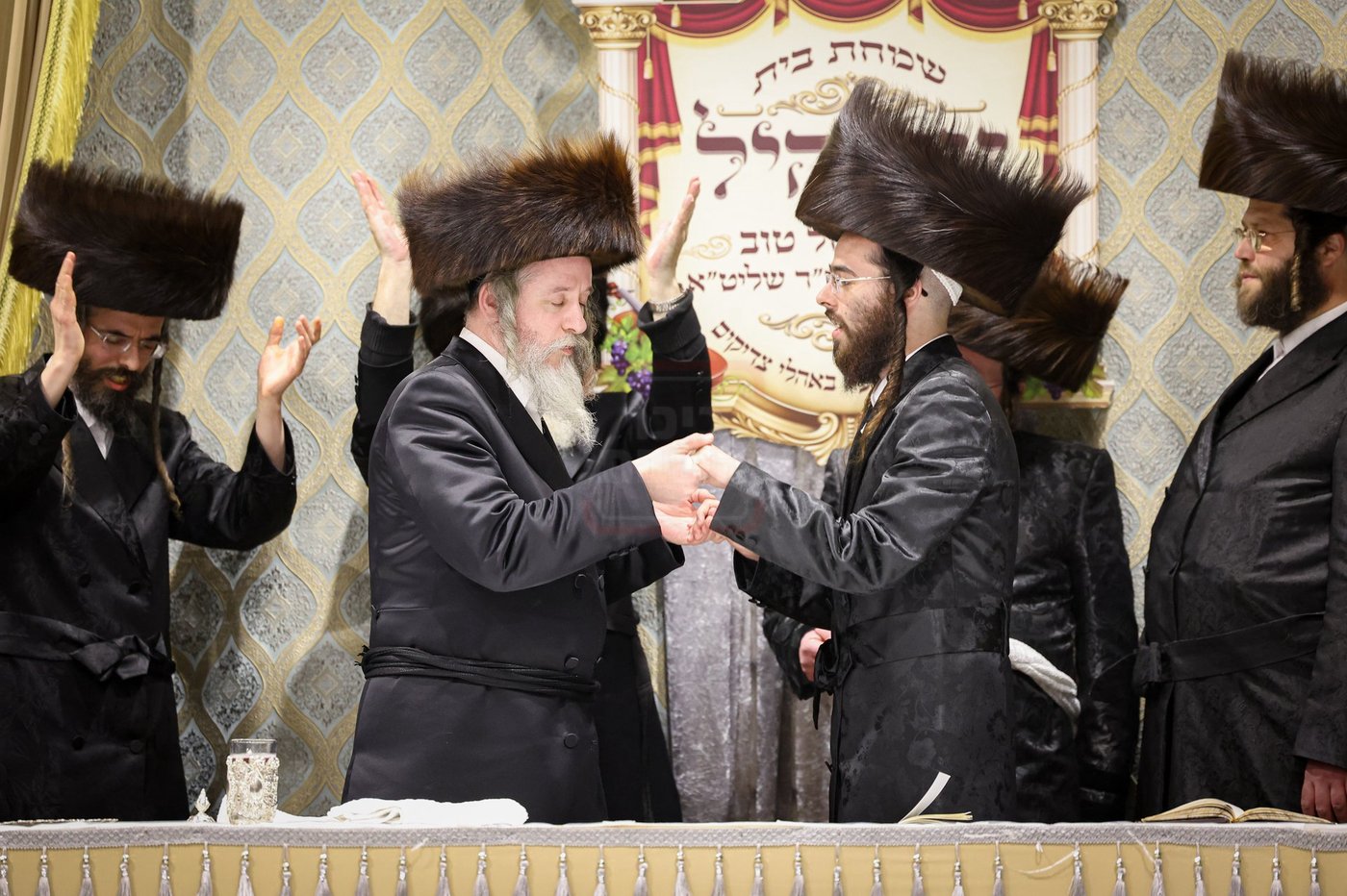 שבת אופריף בחצה"ק זוועהיל