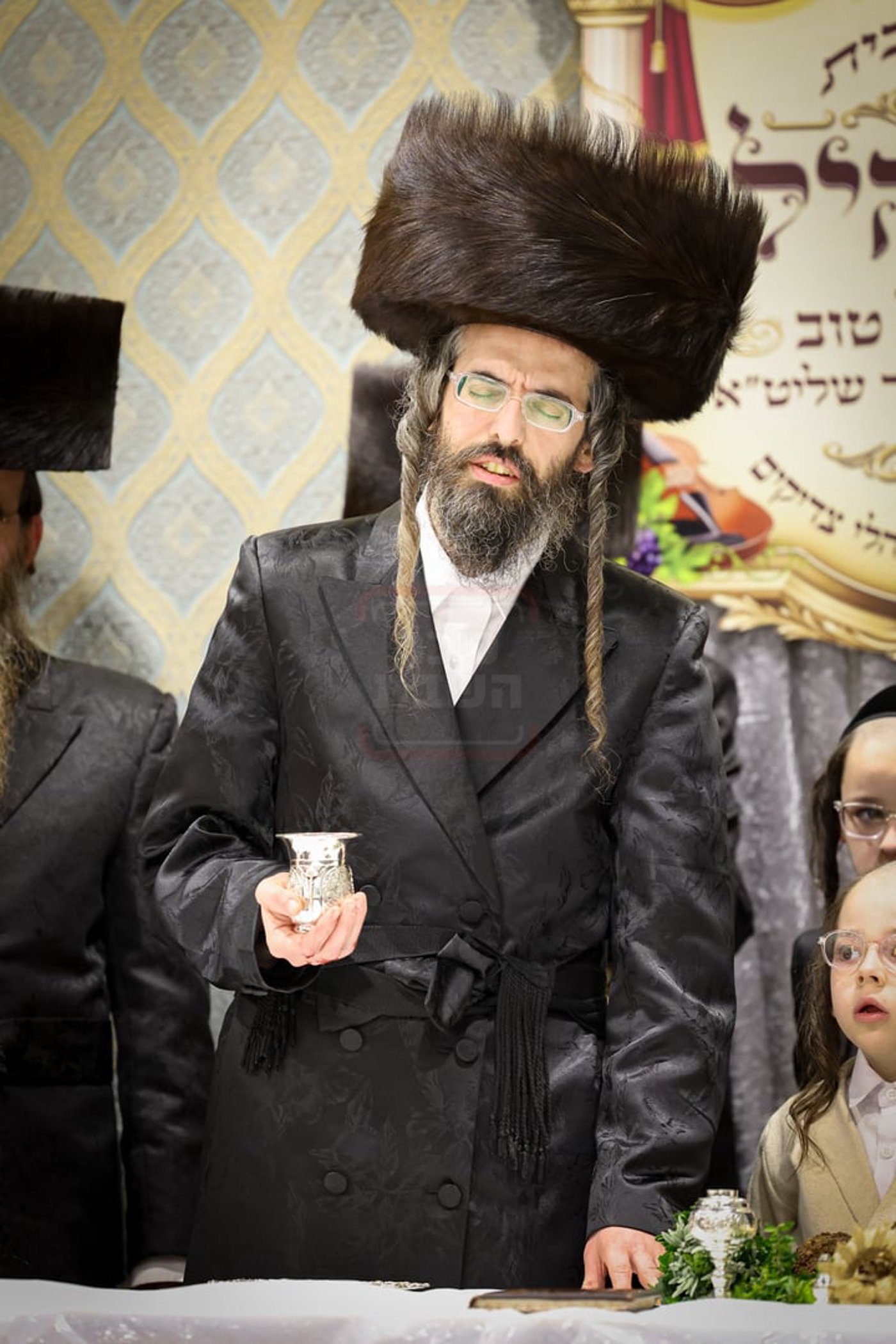 שבת אופריף בחצה"ק זוועהיל