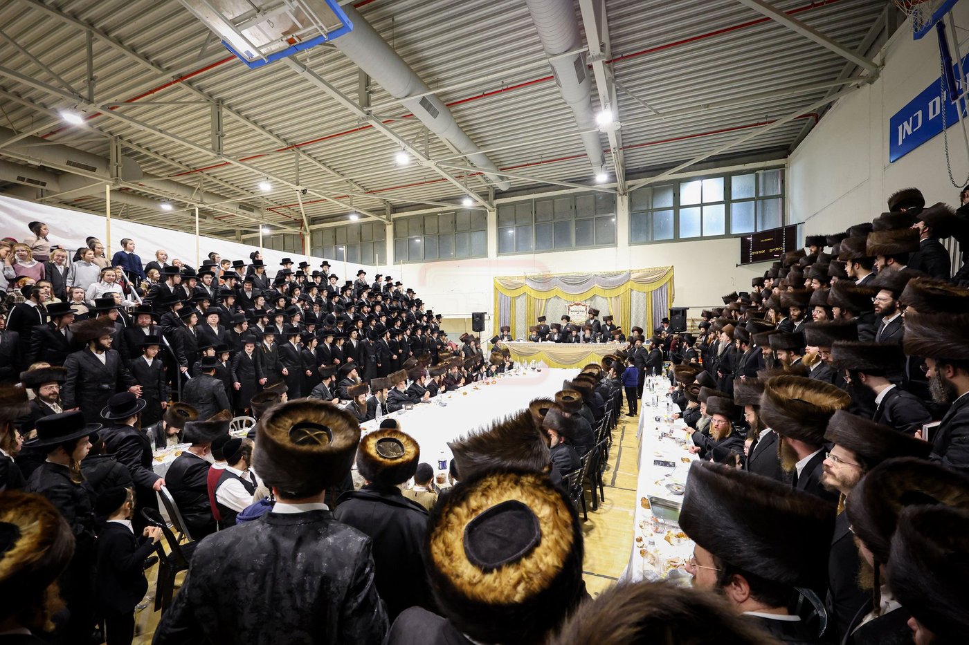 שבת אופריף בחצה"ק זוועהיל