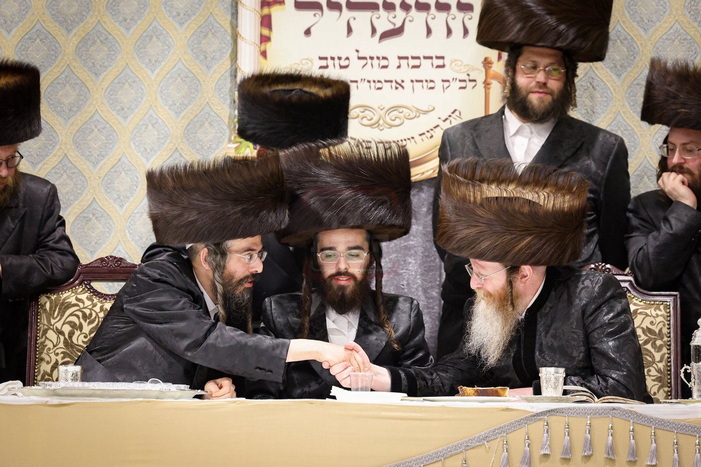 שבת אופריף בחצה"ק זוועהיל