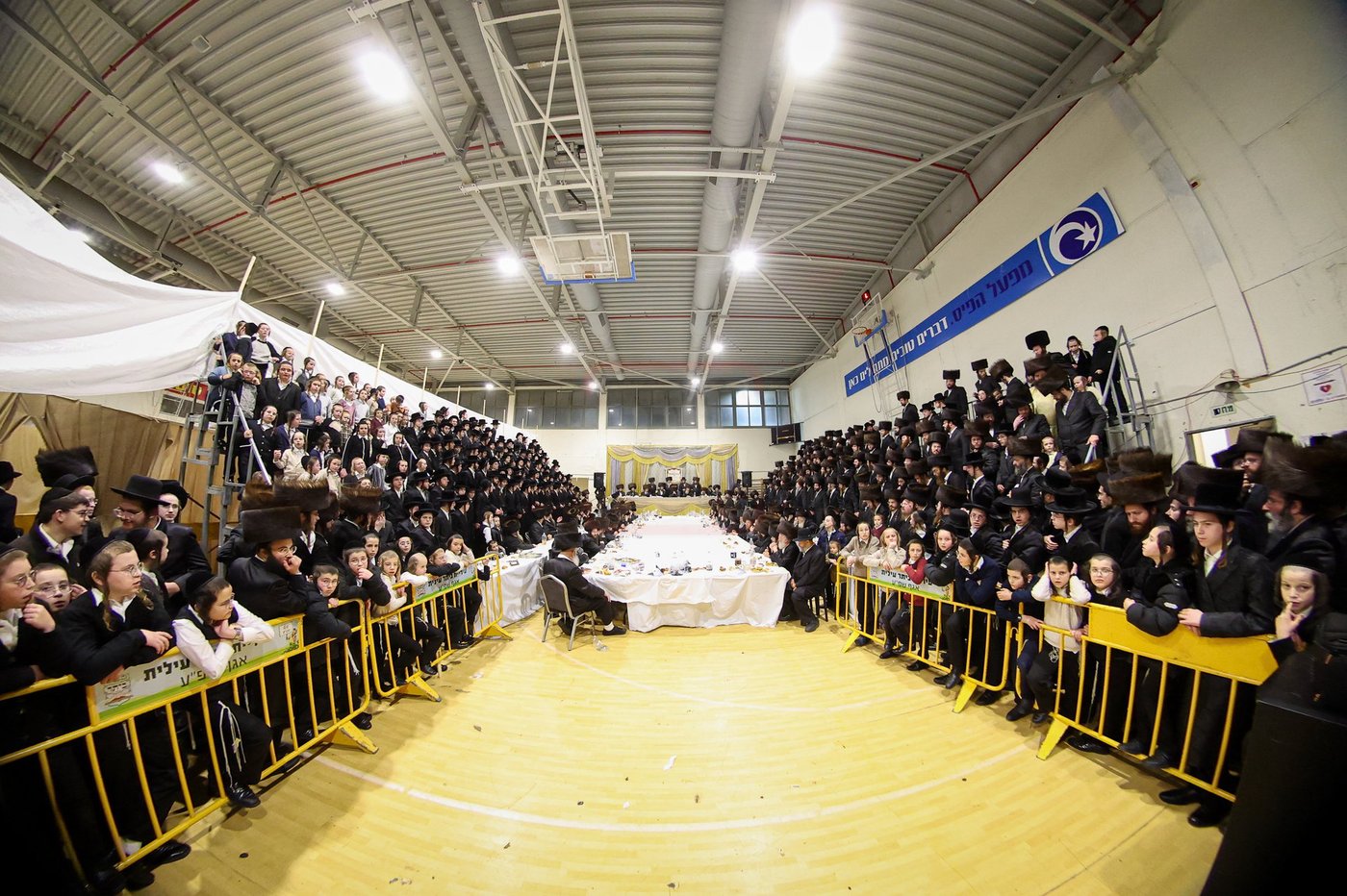 שבת אופריף בחצה"ק זוועהיל