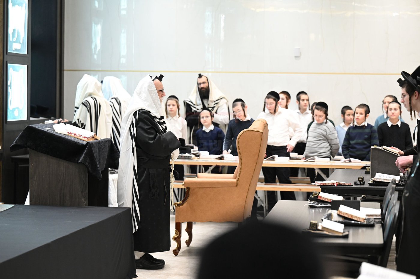 האדמו"ר מצאנז בביקור במונסי