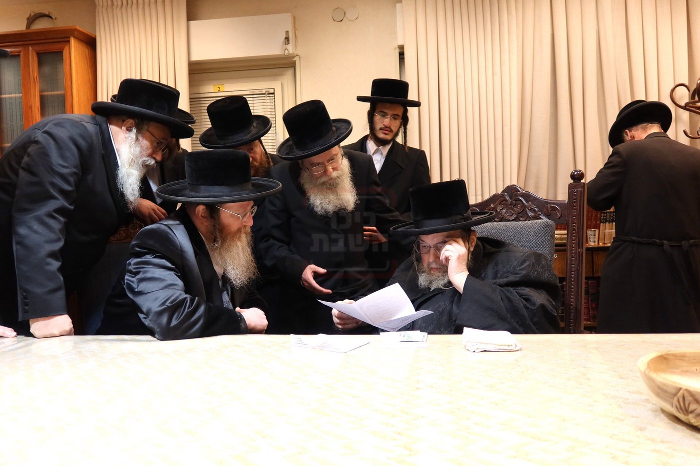 האדמו"ר מטערבישאן אצל האדמו"ר מבעלזא