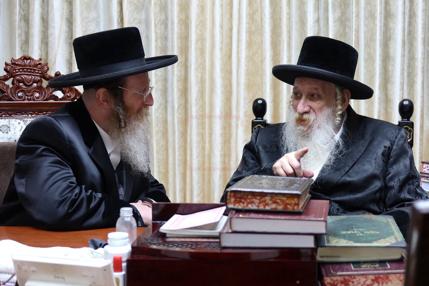 האדמו"ר מטערבישאן אצל האדמו"ר מטשערנוביל