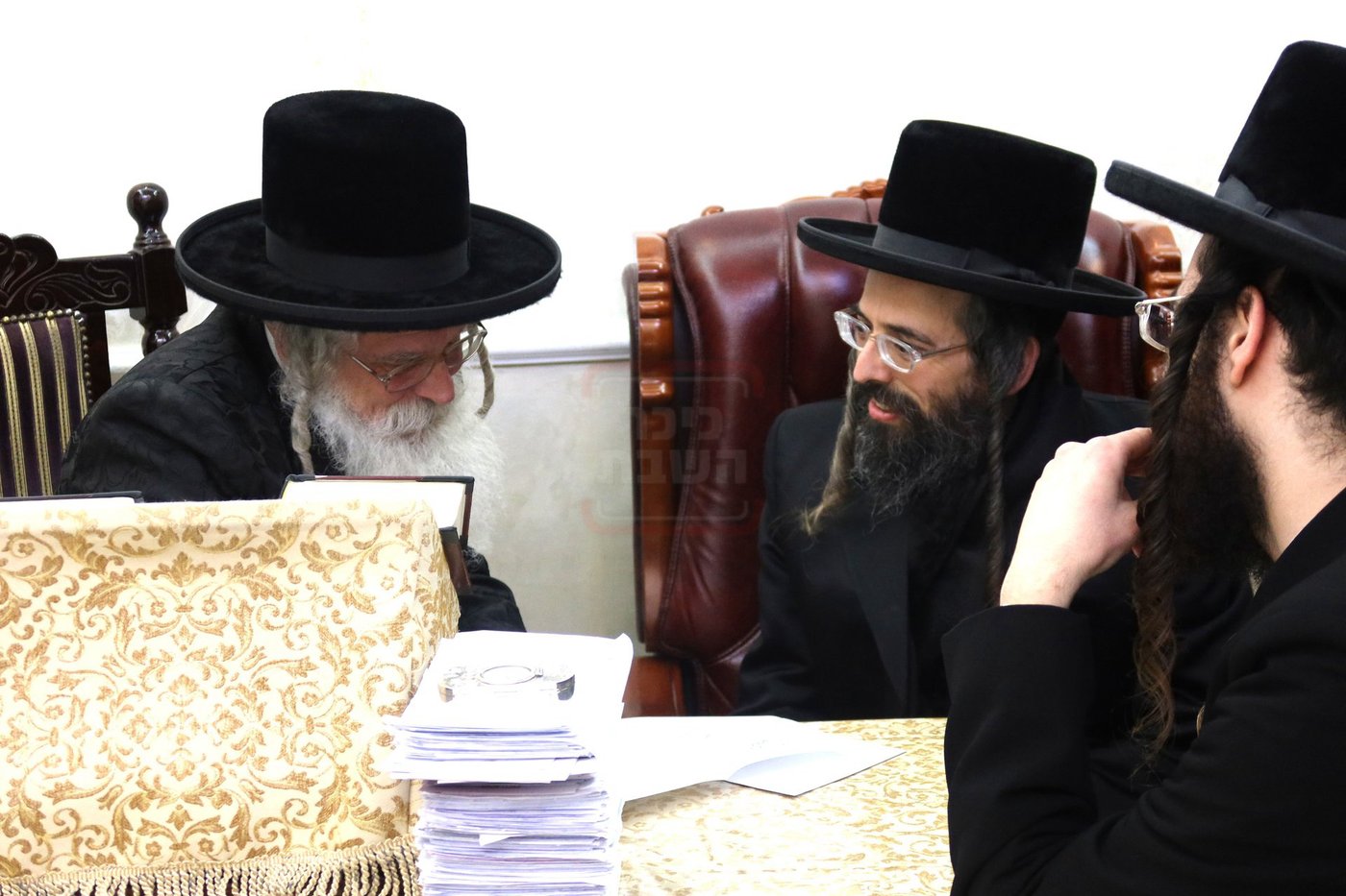 האדמו"ר מזוועהיל אצל האדמו"ר מנדבורנה ירושלים