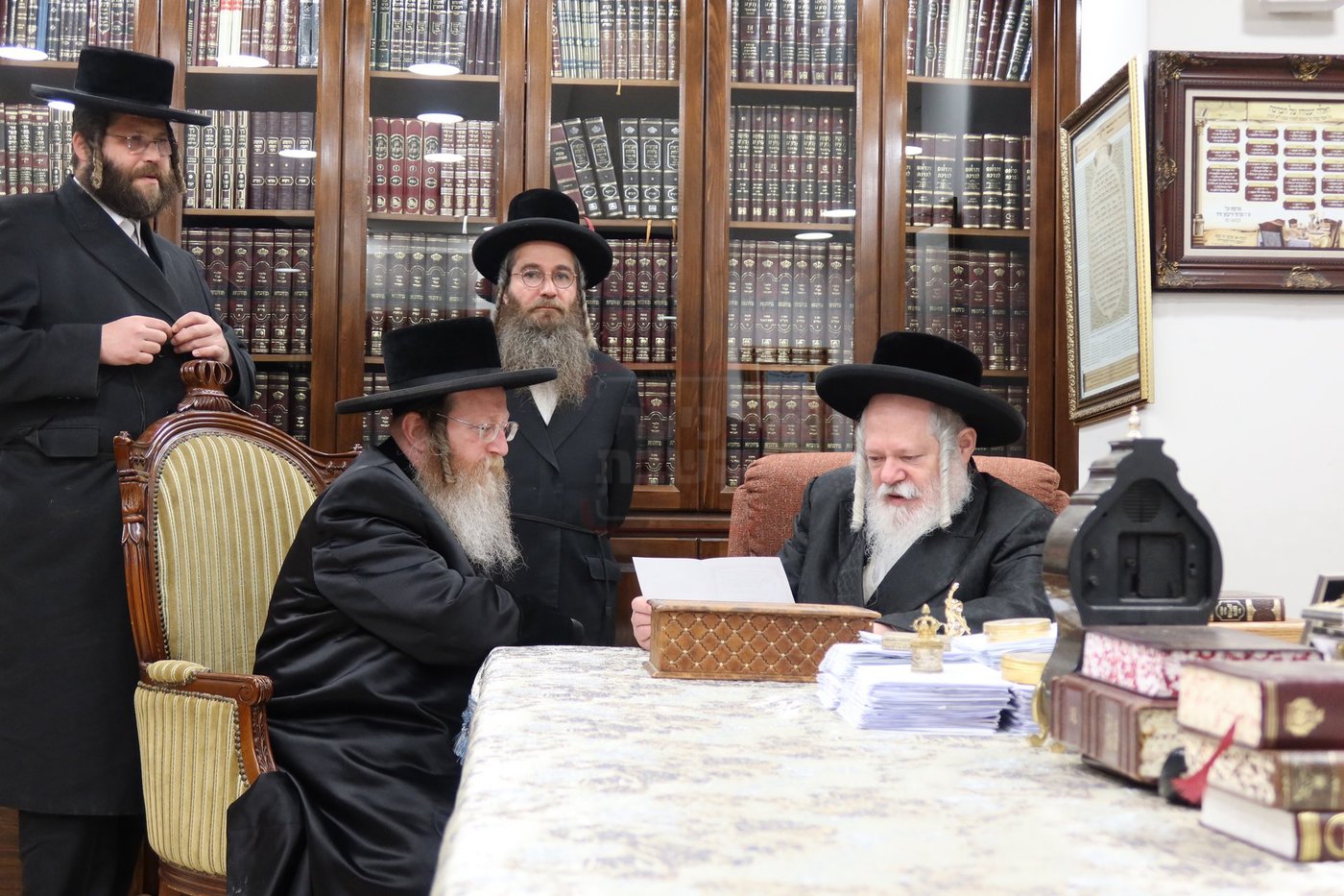 האדמו"ר מטערבישאן אצל דודו האדמו"ר מפרמשילאן