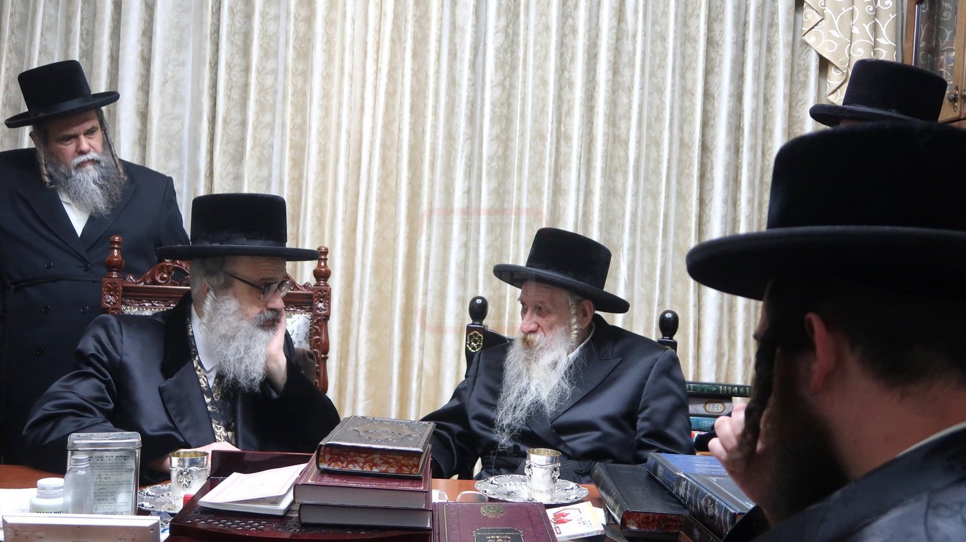 האדמו"ר מויז'ניץ בית שמש בביקור אצל האדמו"ר מטשארנוביל