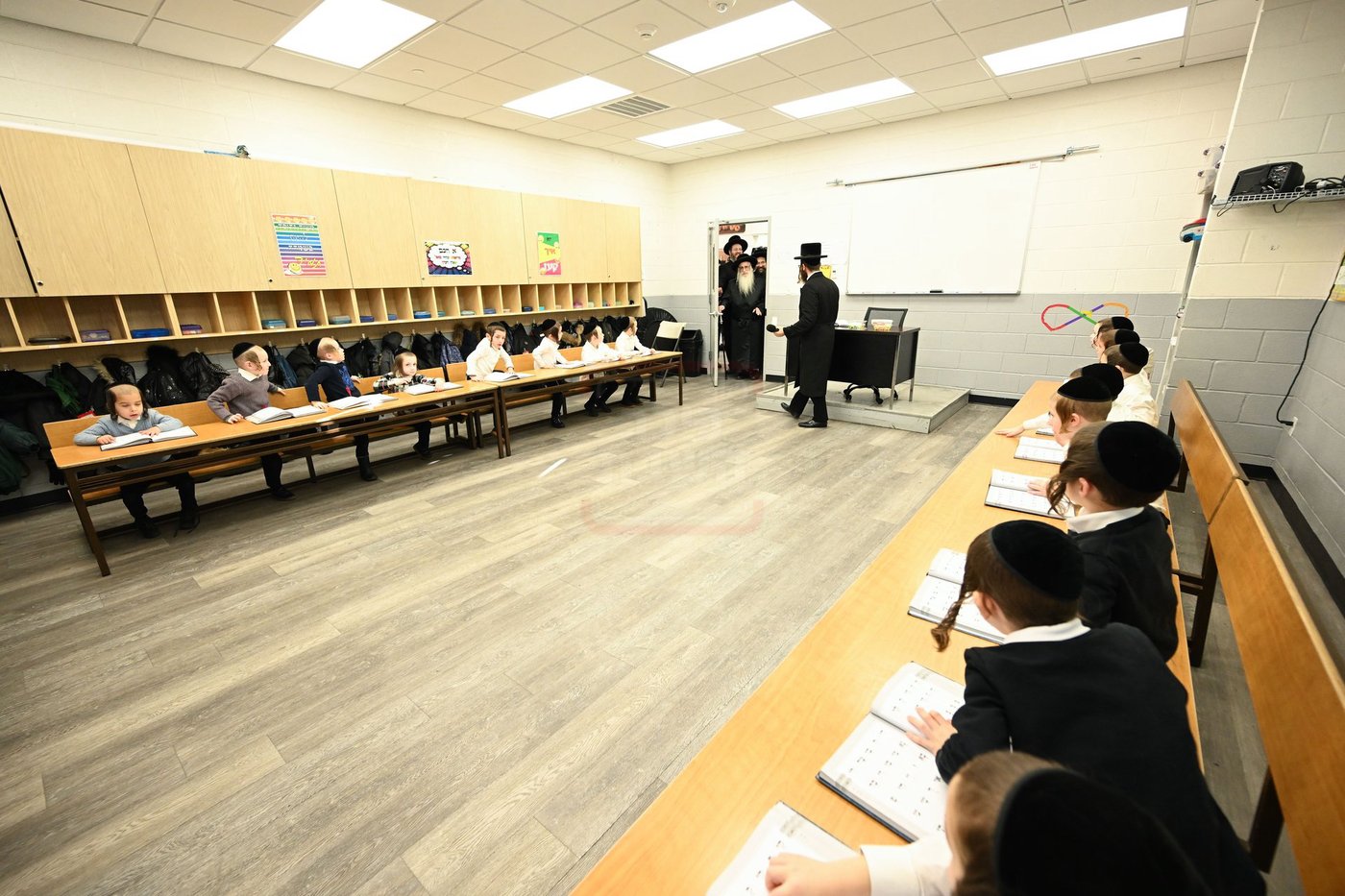 האדמו"ר מצאנז בביקור במונסי