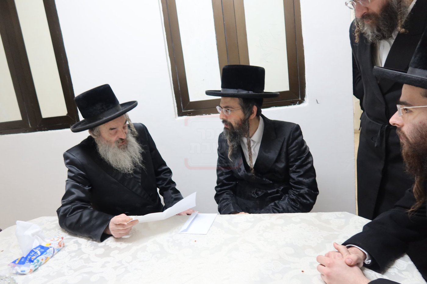 האדמו"ר מזוועהיל אצל האדמו"ר מלעלוב