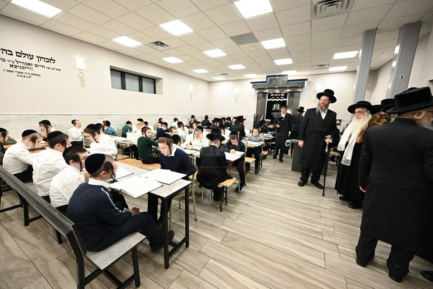 האדמו"ר מצאנז בביקור במונסי