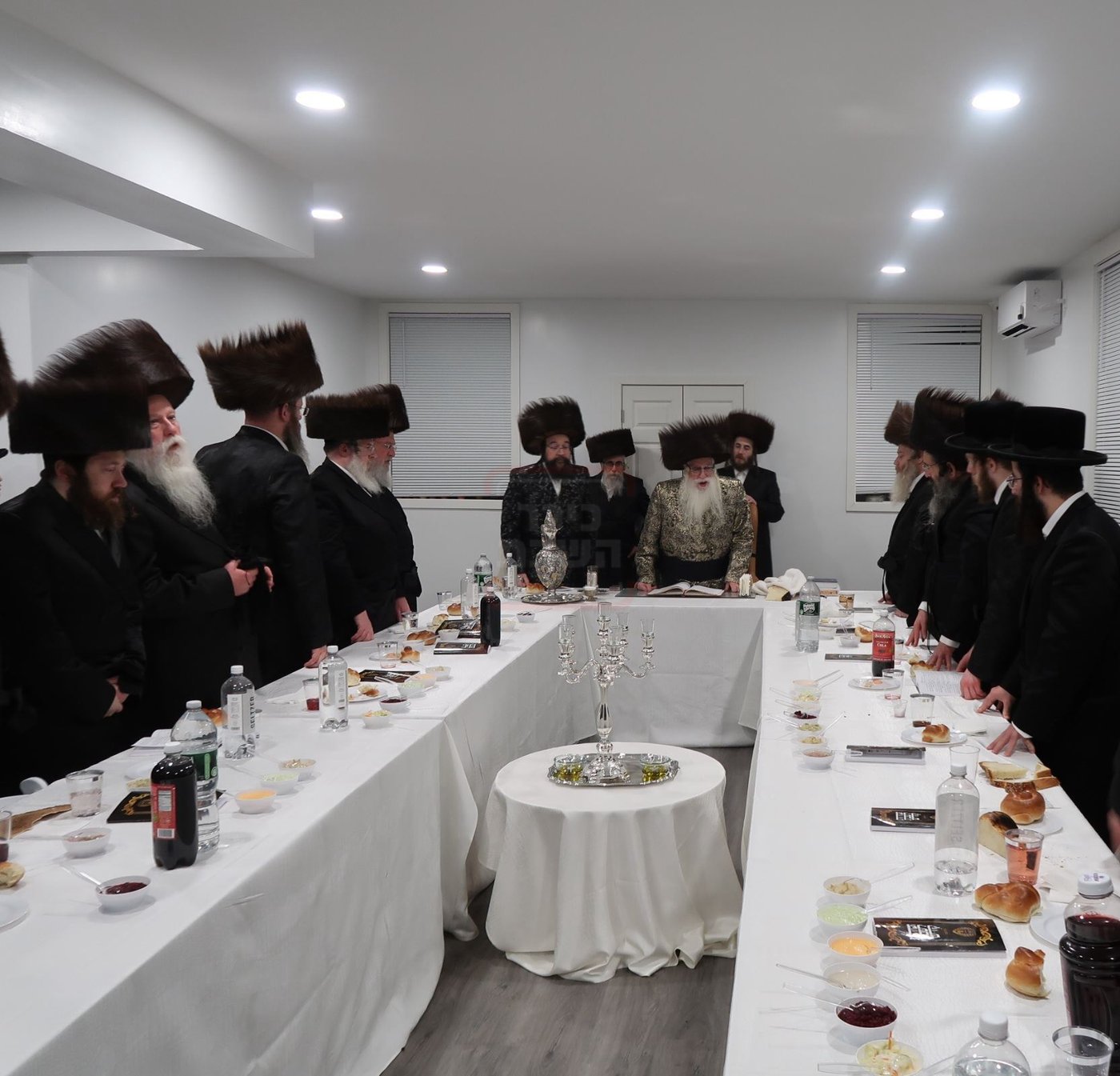 האדמו"ר מצאנז שבת במונסי