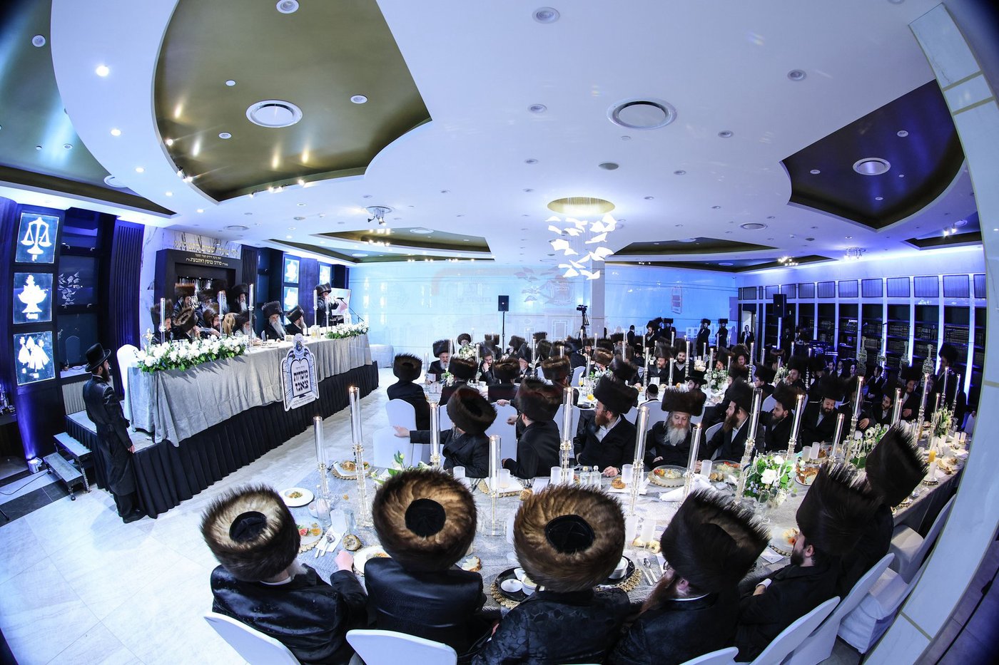 האדמו"ר מצאנז מוצאי שב"ק במונסי