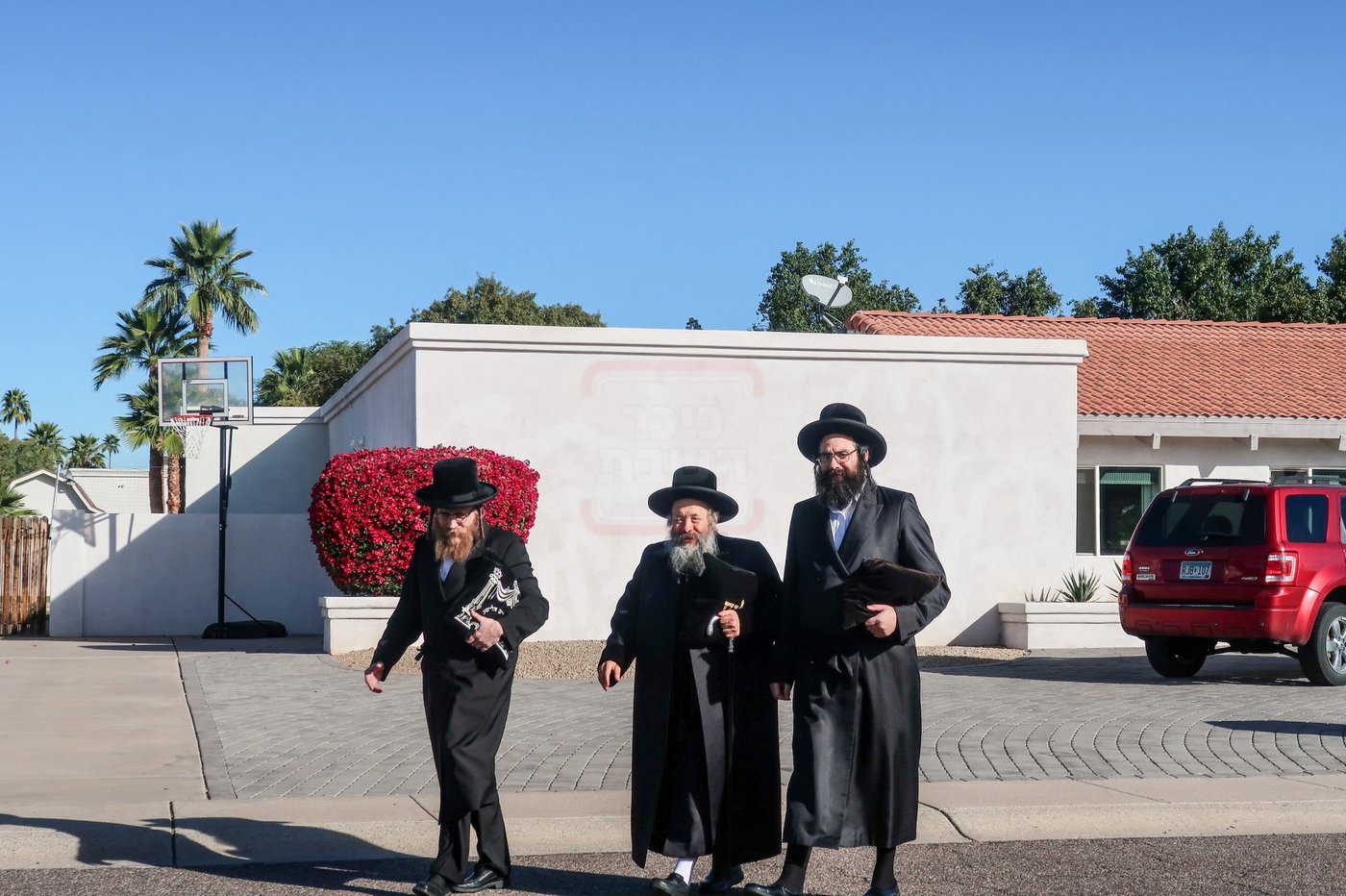 האדמו"ר מבאבוב 45 במנוחה בעיר סקוטסדייל שבאריזונה 