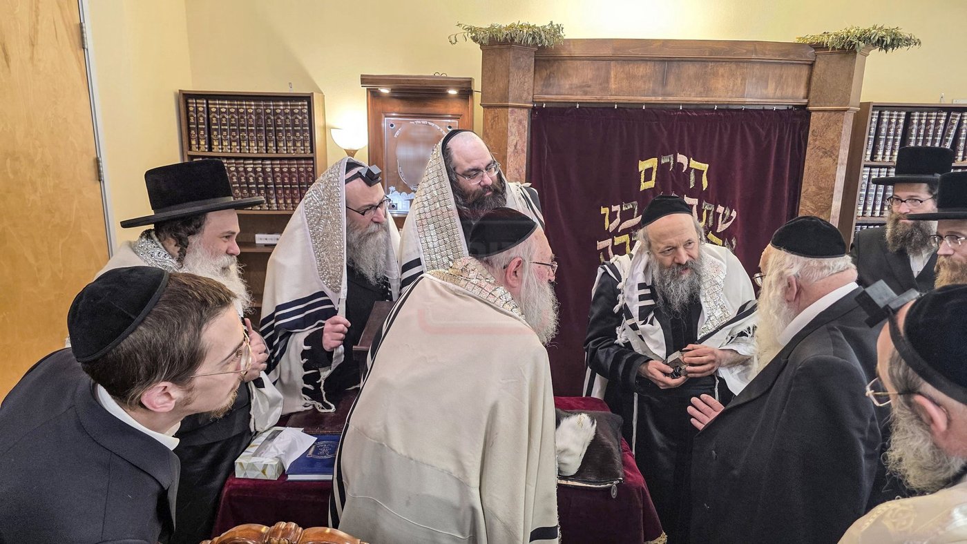 האדמו"ר מבאבוב 45 במנוחה בעיר סקוטסדייל שבאריזונה 