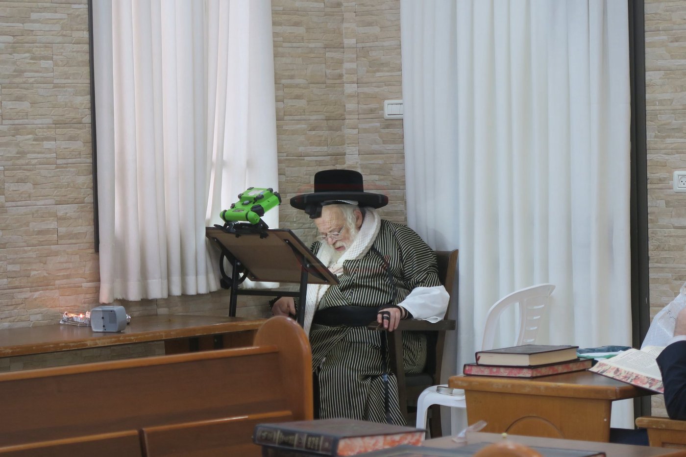 האדמו"ר מתולדות אהרן בטבריה