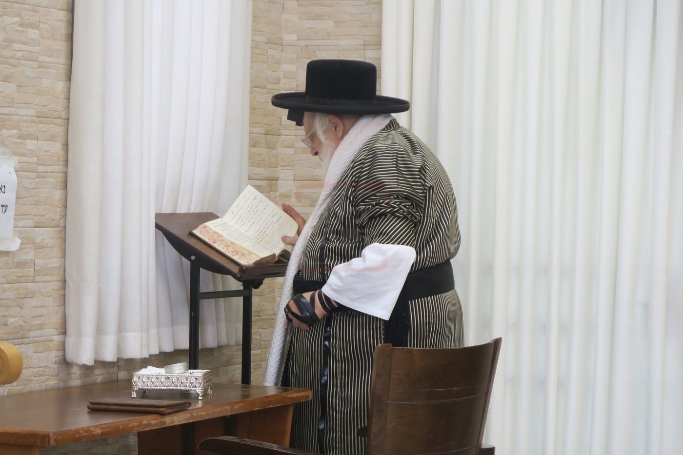 האדמו"ר מתולדות אהרן בטבריה