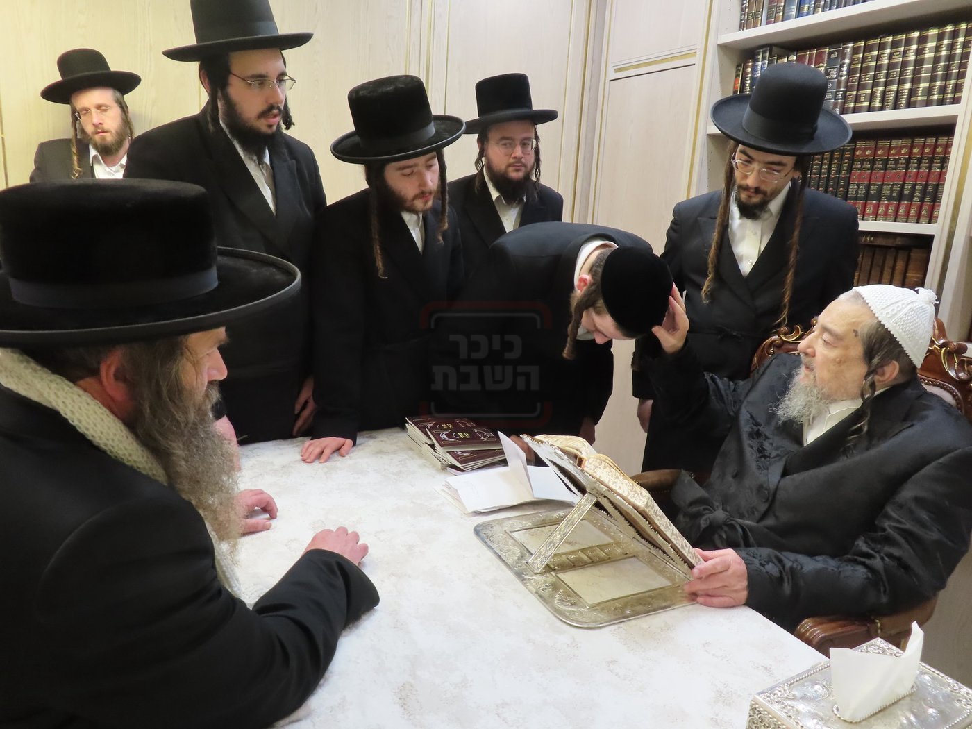 הגה"צ אב"ד קאלוב ביתר אצל הגה"צ רבי יעקב מאיר שכטר