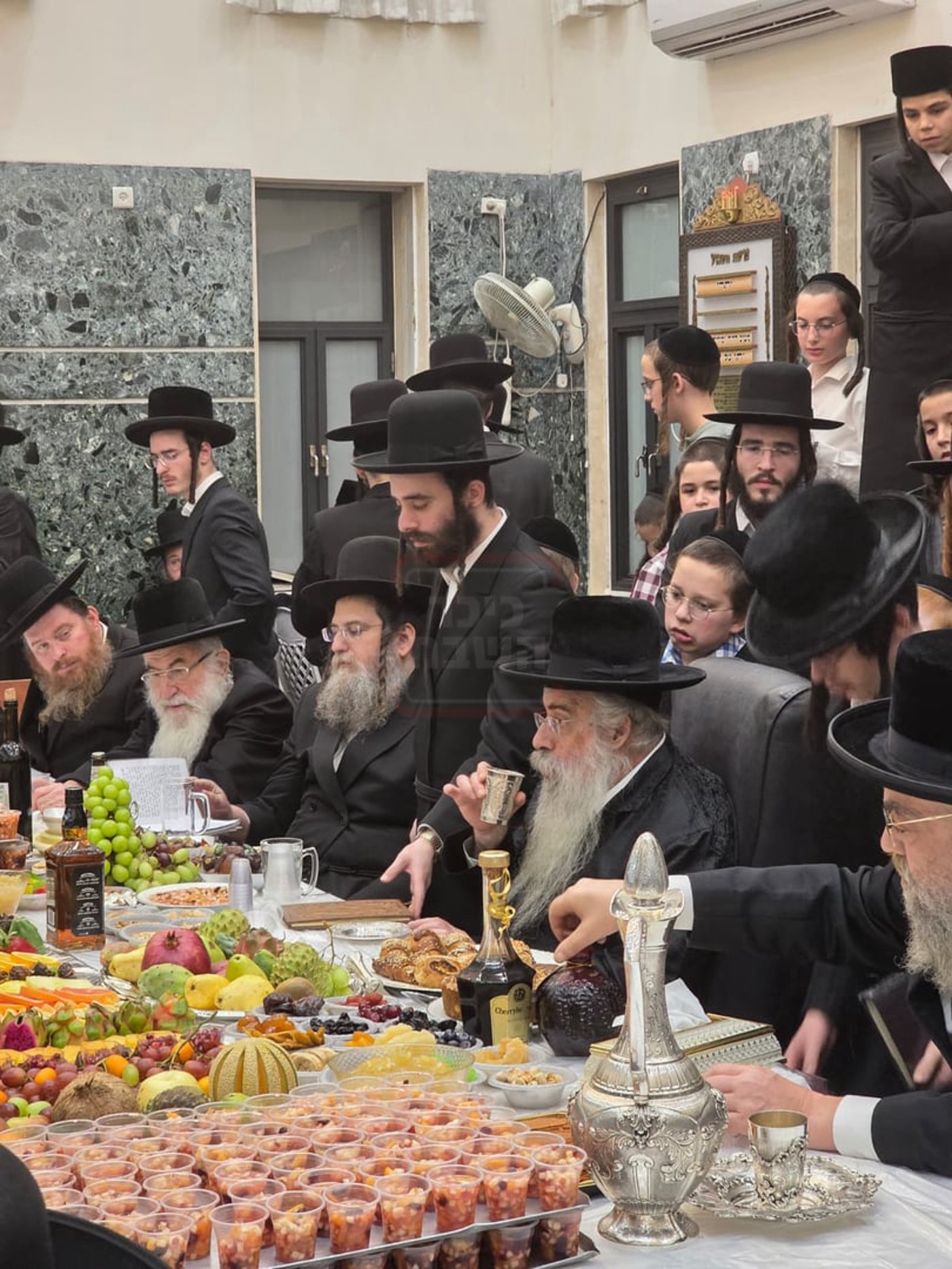 האדמו"ר מאשלג בטיש ט"ו בשבט