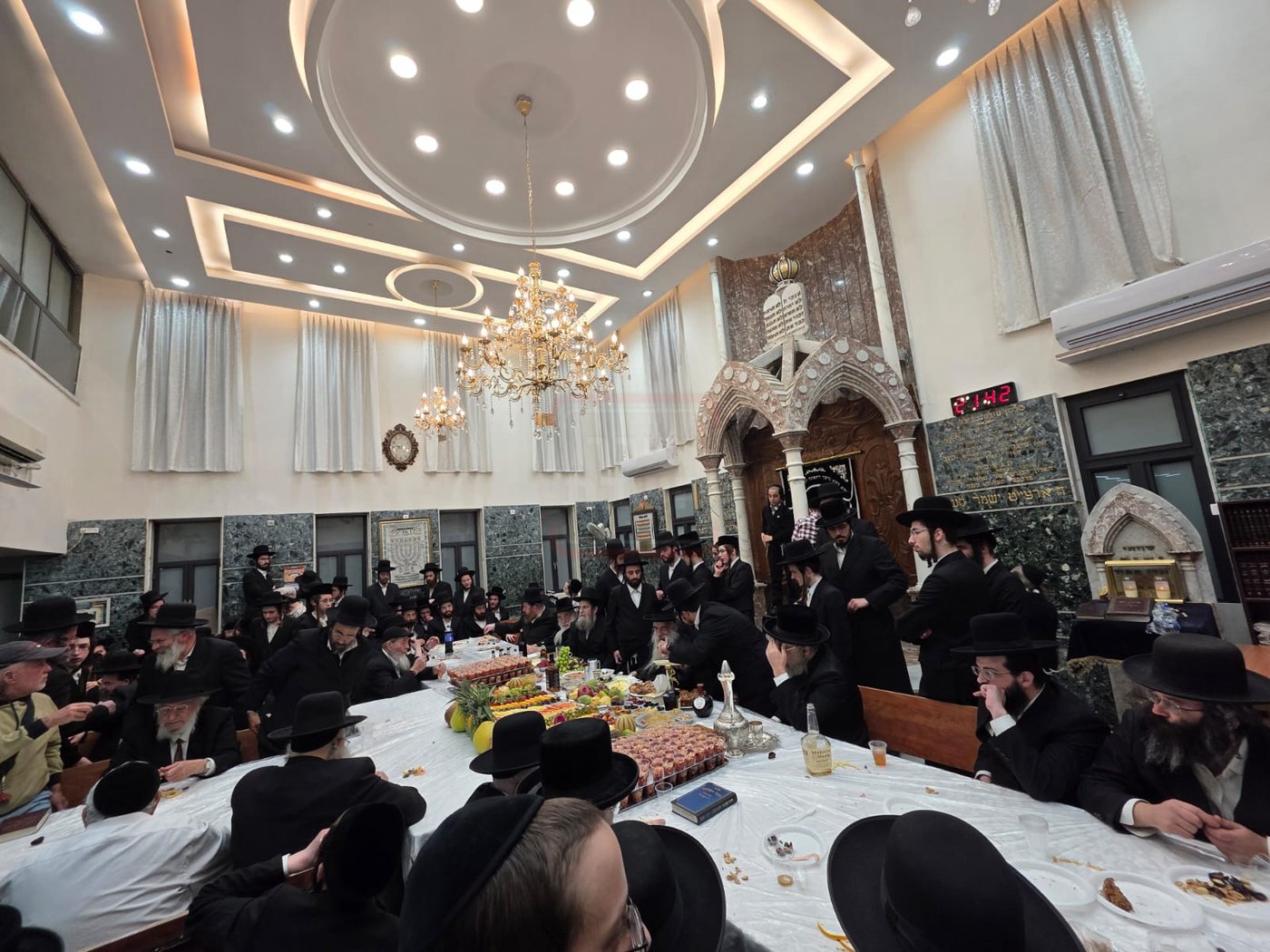 האדמו"ר מאשלג בטיש ט"ו בשבט