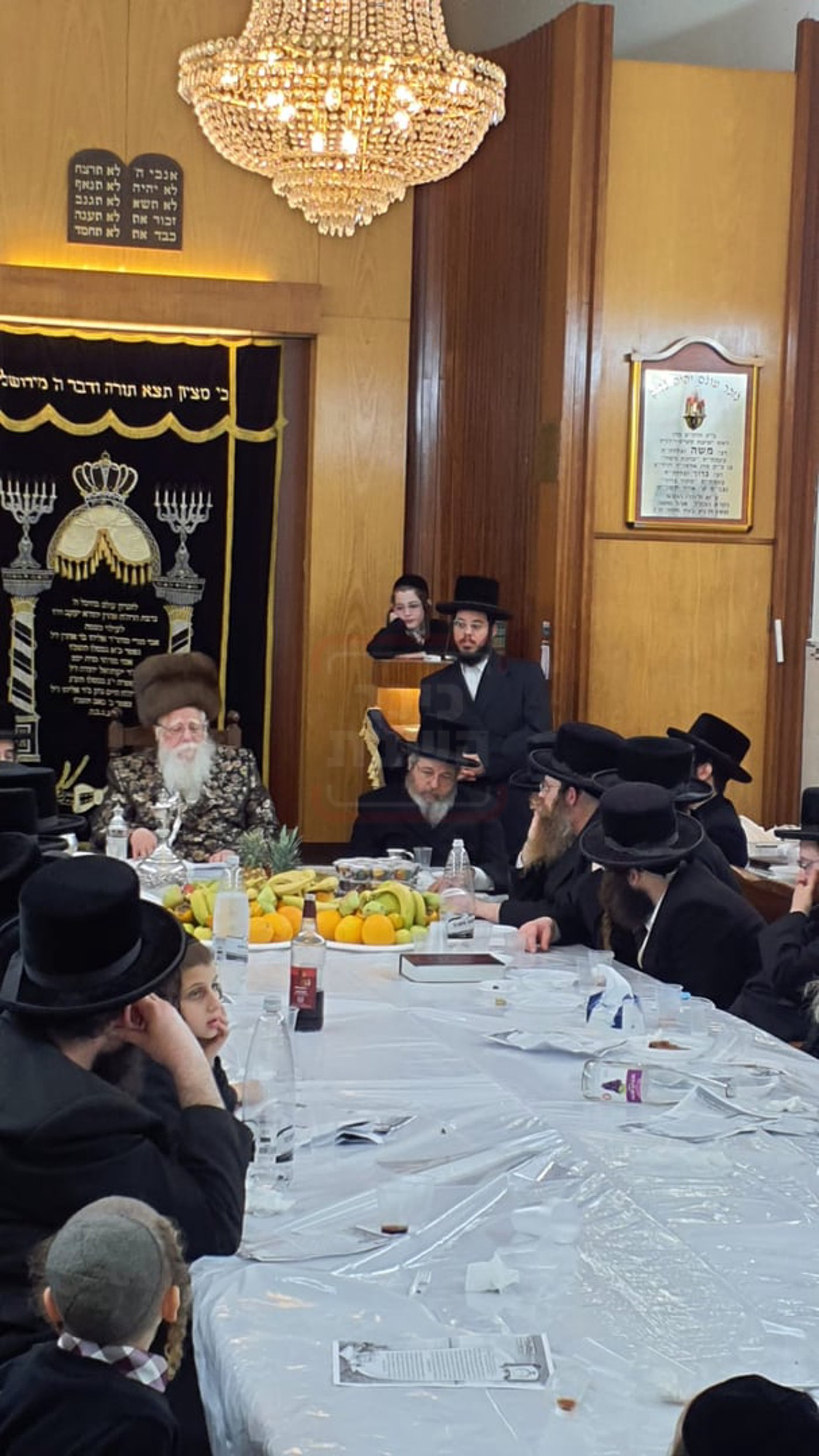 האדמו"ר משאץ ויזניץ בטיש ט"ו בשבט 